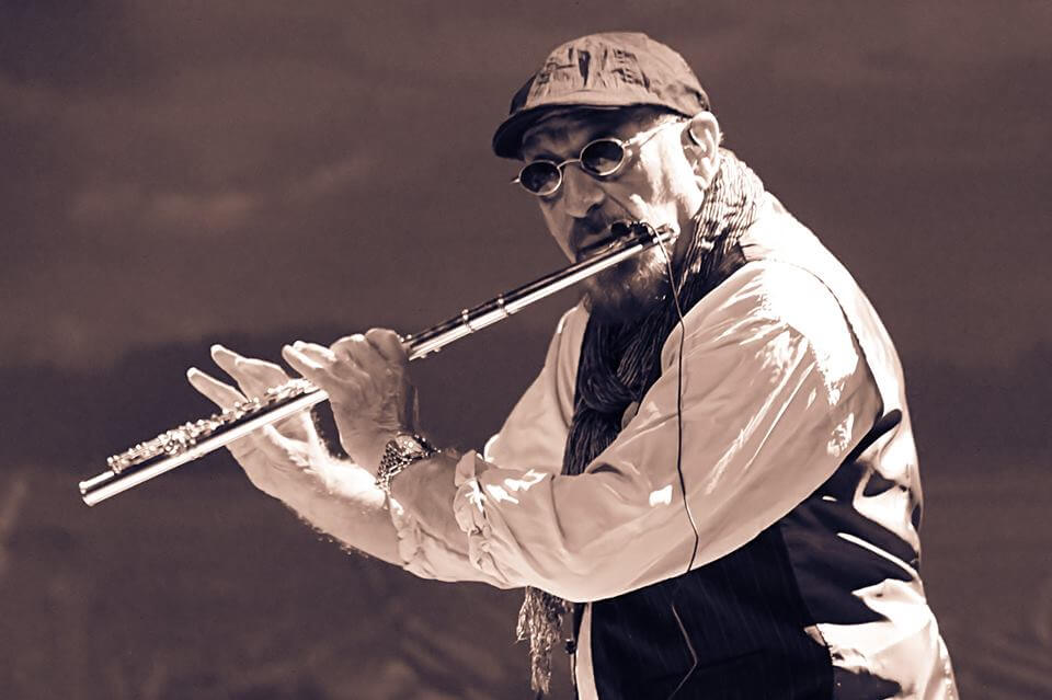 Ian anderson. Jethro Tull "a". Ian Anderson 70s. Duke Jethro. Jethro Tull Top Gear bbc Radio.