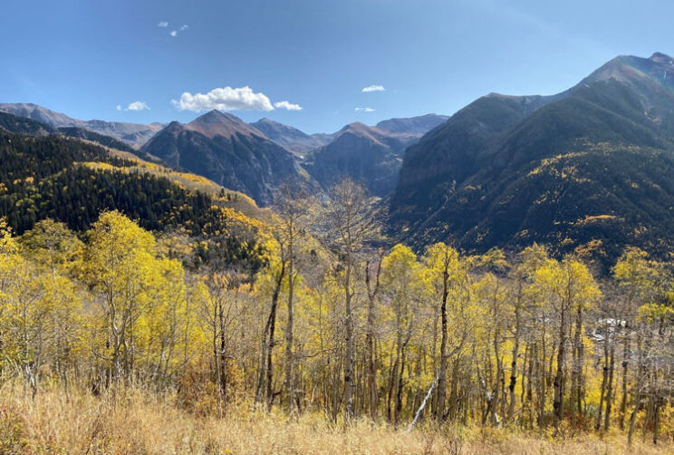 THE 40 BEST FALL HIKES IN COLORADO TO SEE THE CHANGING COLORS